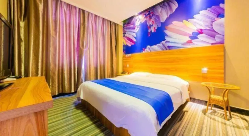 Bed in PAI Hotel Huayin Huashan Mountain Scenic Spot Ancient Street