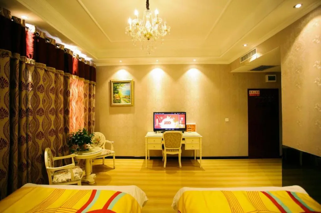 Bed in PAI Hotel Huayin Huashan Mountain Scenic Spot Ancient Street