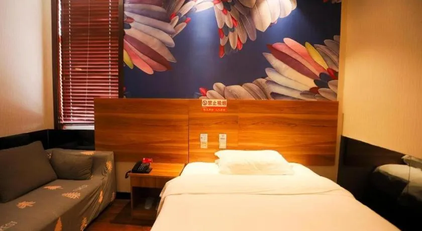 Bed in PAI Hotel Huayin Huashan Mountain Scenic Spot Ancient Street