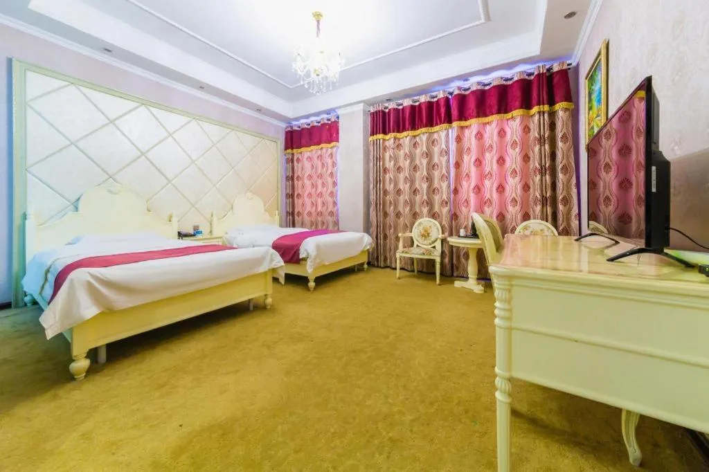 Bed in PAI Hotel Huayin Huashan Mountain Scenic Spot Ancient Street