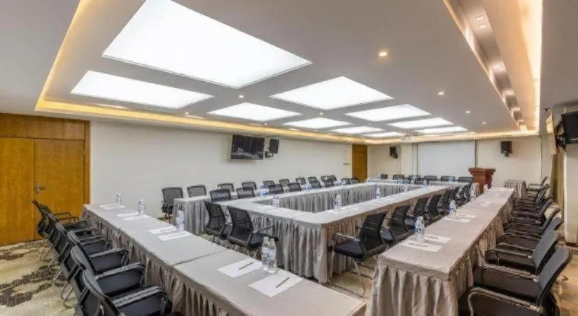 James Joyce Coffetel·Chadianzi Passenger Terminal Jinke Bei Road Metro Station