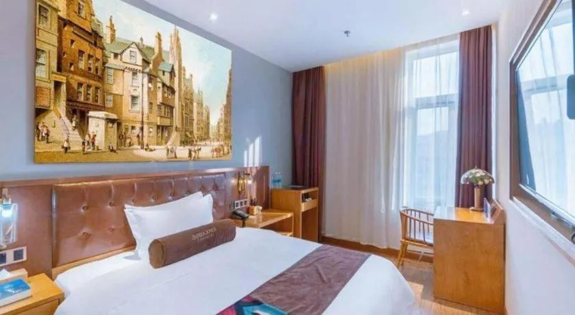 Bed in James Joyce Coffetel Beijing South Station Guang'anmen You'an Hospital