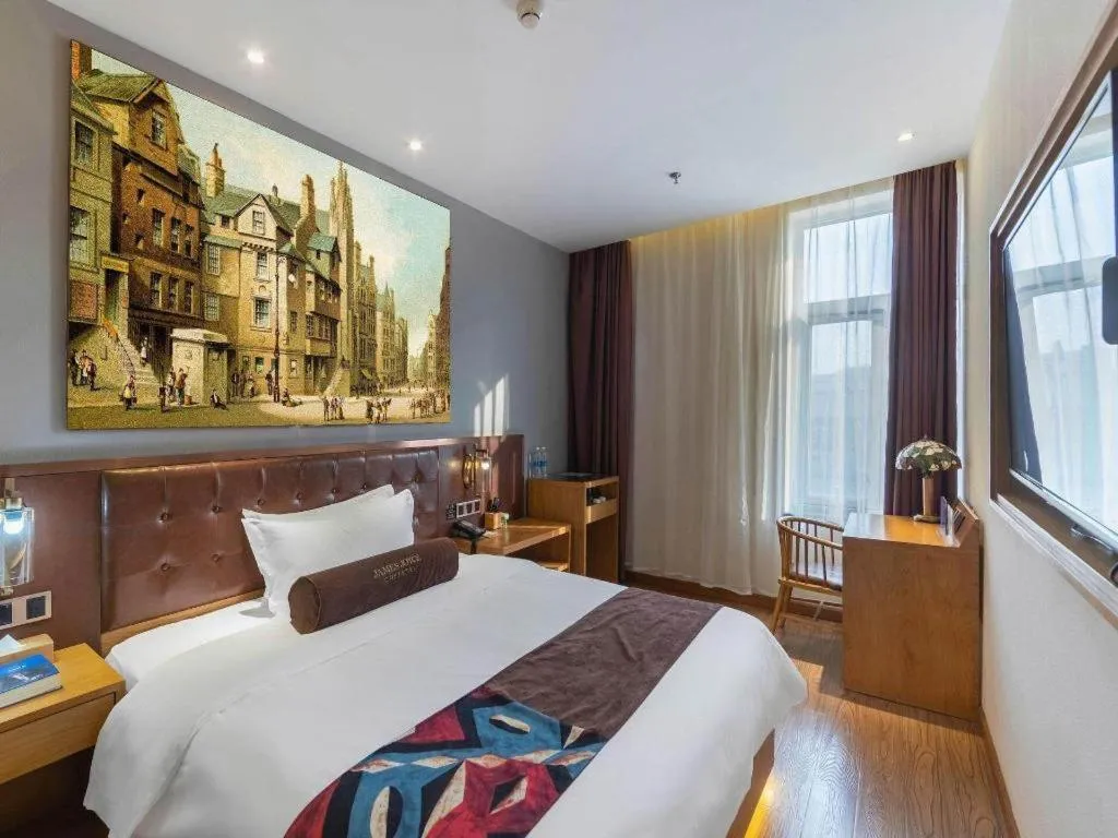 Bed in James Joyce Coffetel Beijing South Station Guang'anmen You'an Hospital