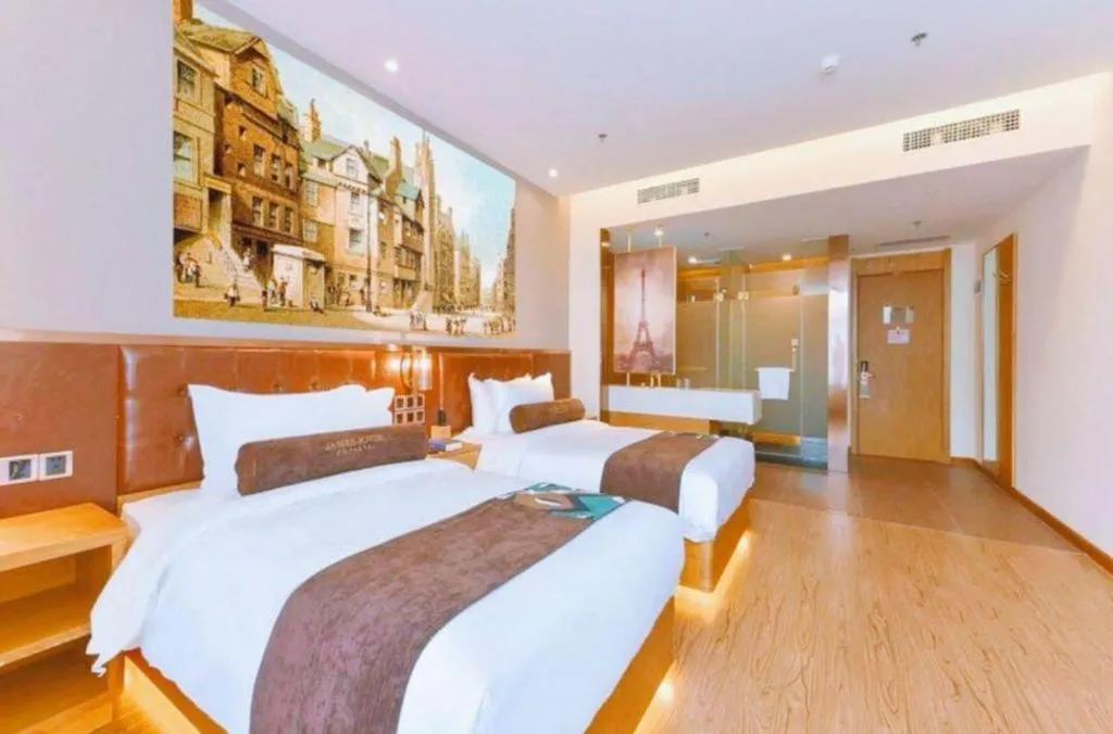 Bed in James Joyce Coffetel Beijing South Station Guang'anmen You'an Hospital