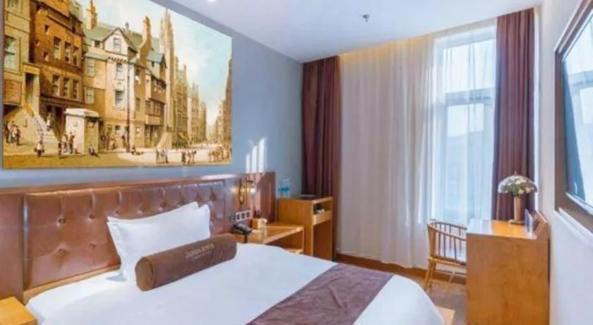 Bed in James Joyce Coffetel Beijing South Station Guang'anmen You'an Hospital