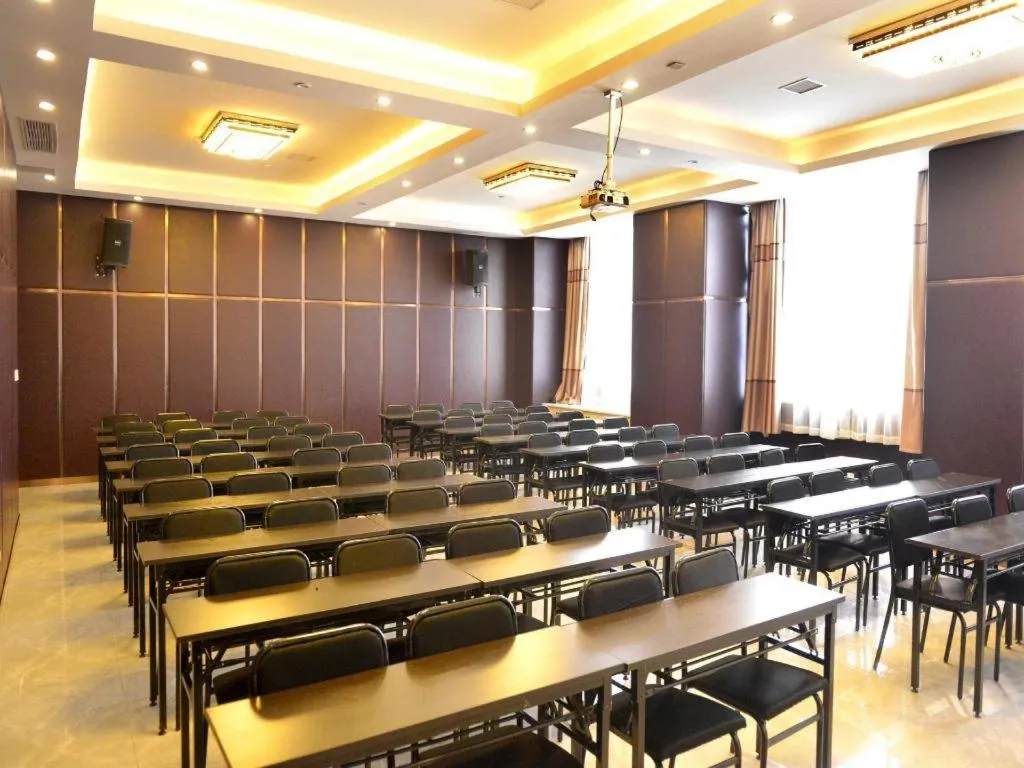 Lavande Hotel·Yichun Wanda, High Speed Railway Station