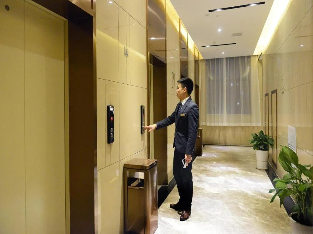 Lavande Hotel·Yichun Wanda, High Speed Railway Station