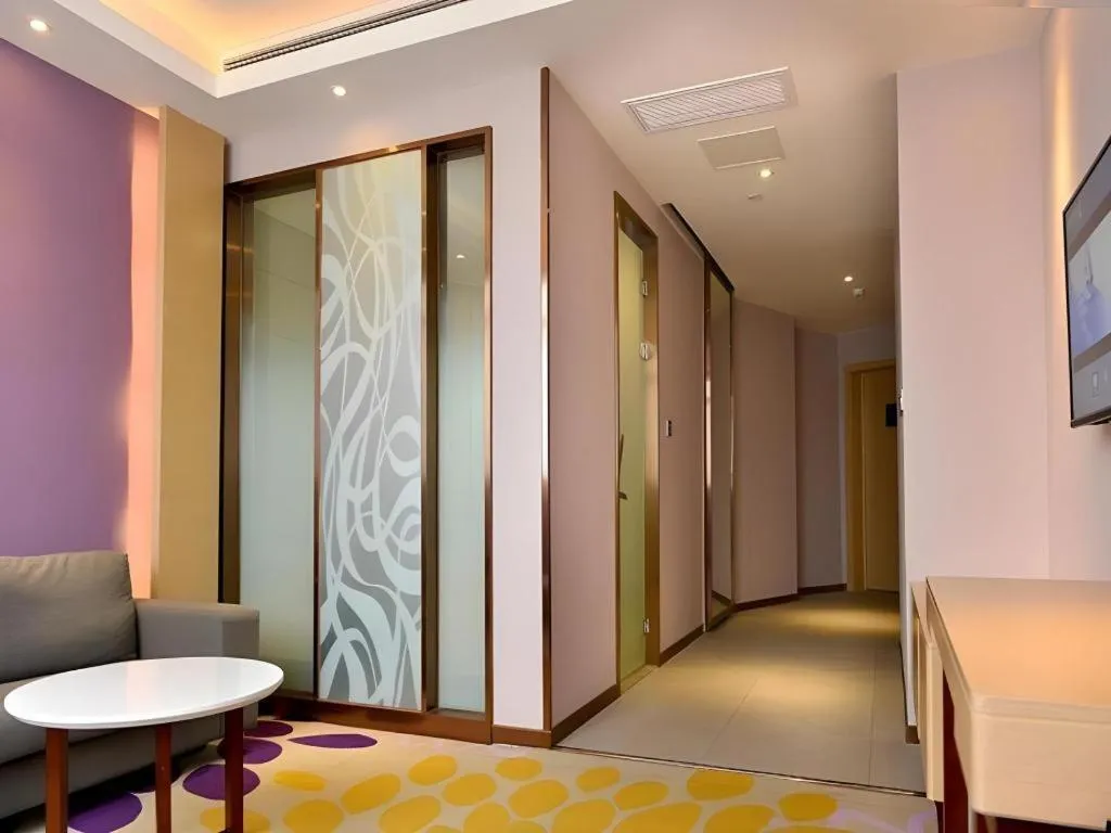 Lavande Hotel·Yichun Wanda, High Speed Railway Station