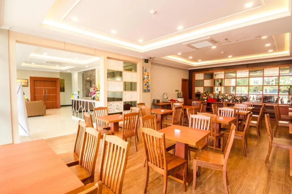 Capital O 1432 Blitz Hotel