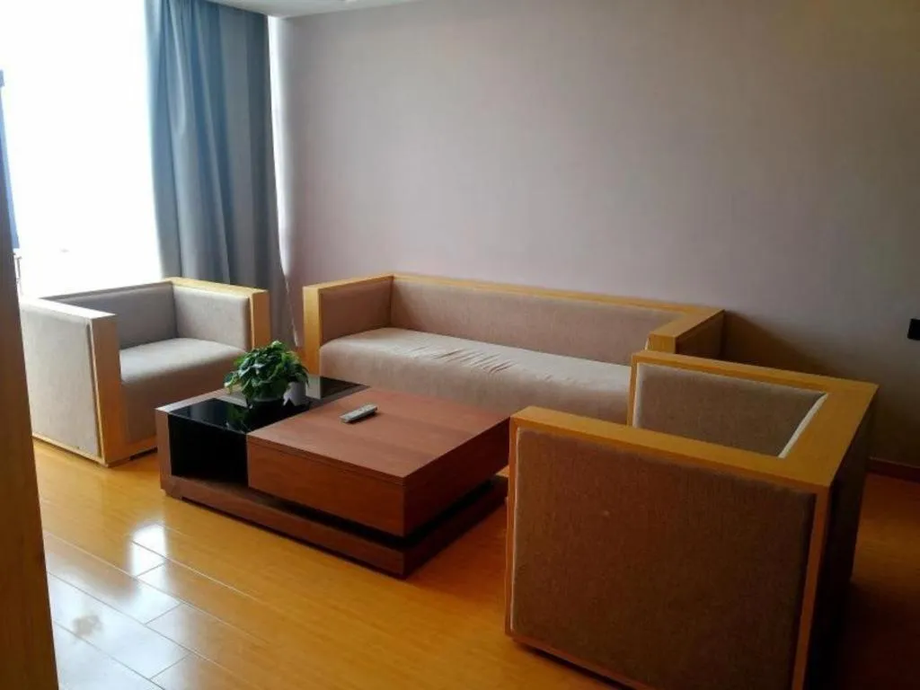 GreenTree Inn Tongling City ZonGYAng County Qishan Road People's Hospital