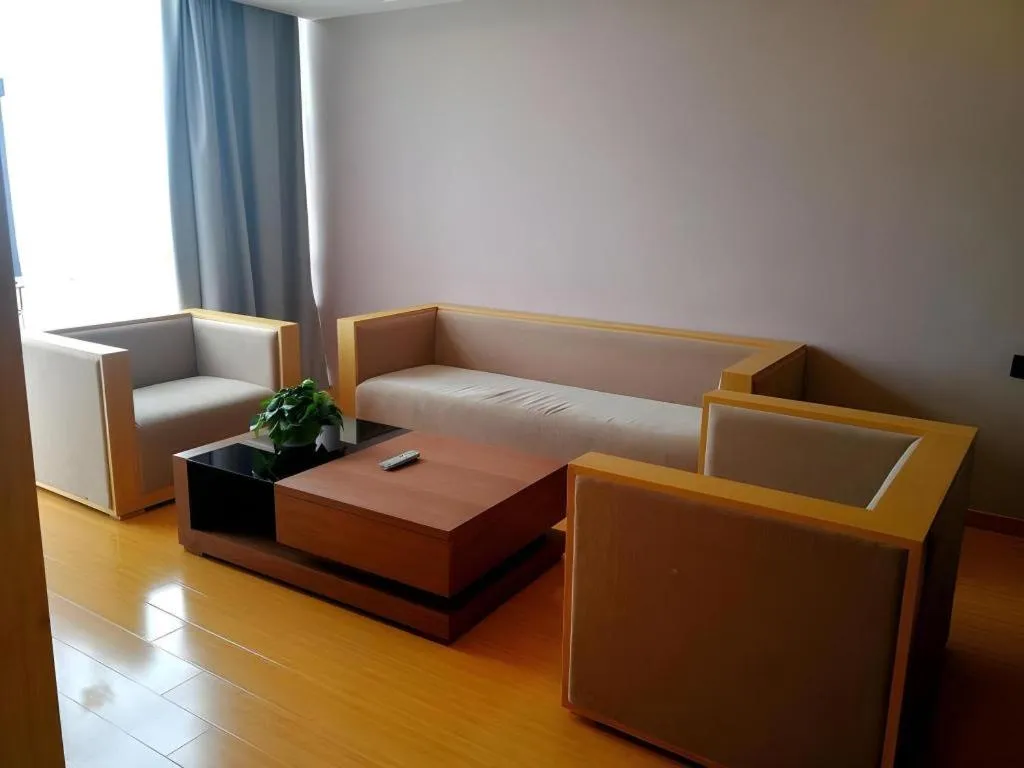 GreenTree Inn Tongling City ZonGYAng County Qishan Road People's Hospital