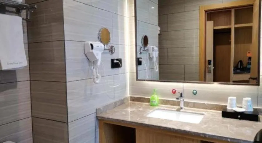 GreenTree Inn Tongling City ZonGYAng County Qishan Road People's Hospital