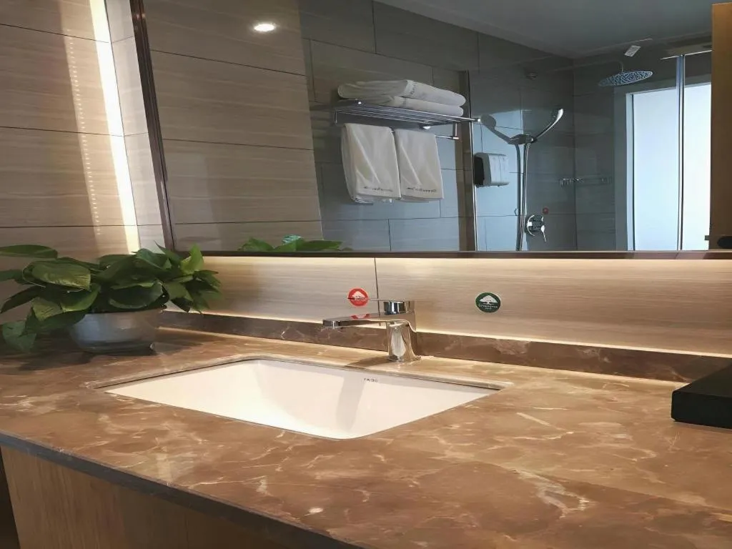 GreenTree Inn Tongling City ZonGYAng County Qishan Road People's Hospital