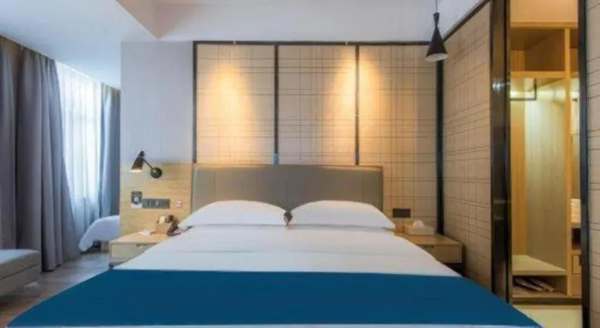 Bed in Echarm Hotel Lhasa Potala Palace