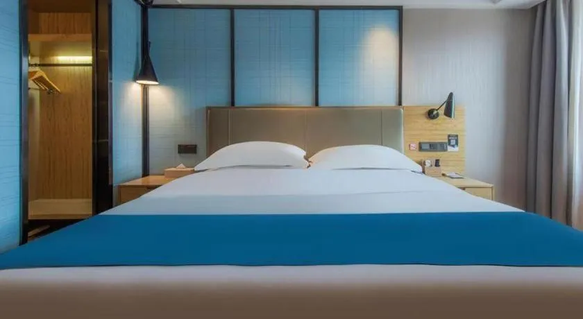 Bed in Echarm Hotel Lhasa Potala Palace