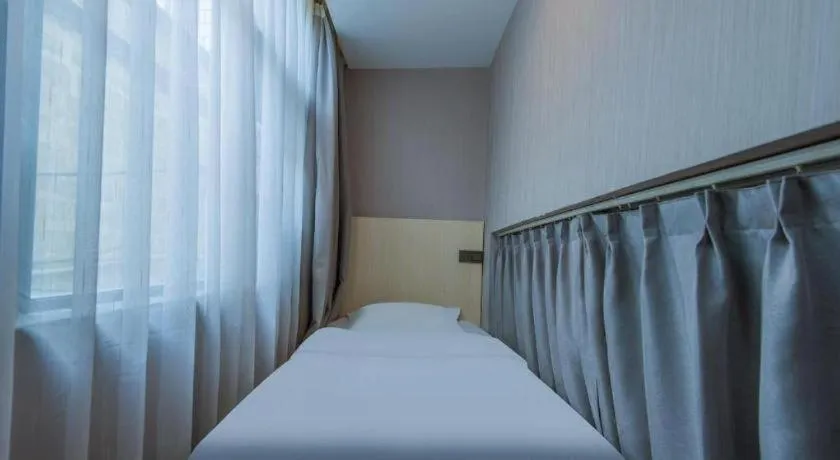 Bed in Echarm Hotel Lhasa Potala Palace