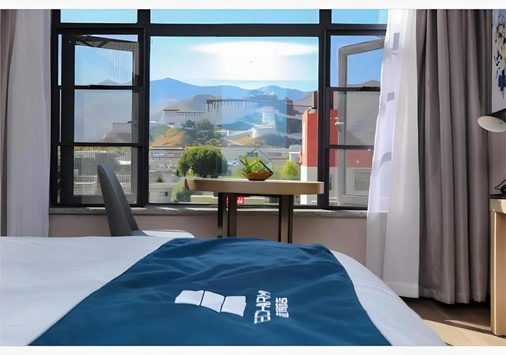 Bed in Echarm Hotel Lhasa Potala Palace