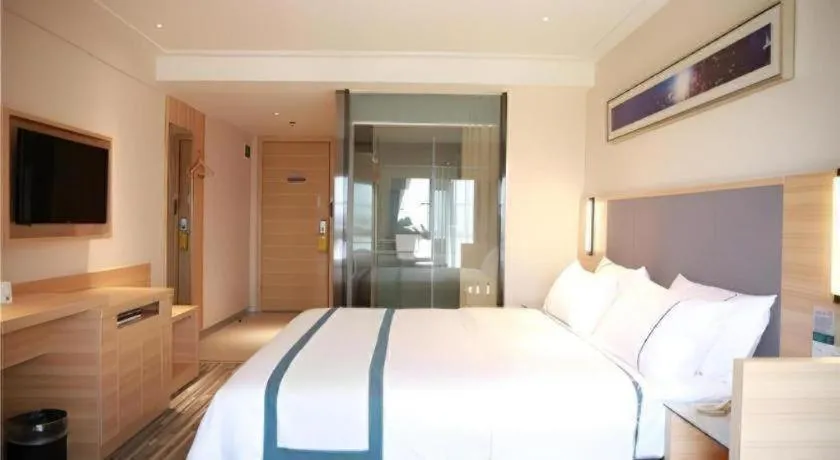 Bed in City Comfort Inn Wuhan Guanggu Minzhu Avenue NO.1 Middle School Affiliated to CCNU