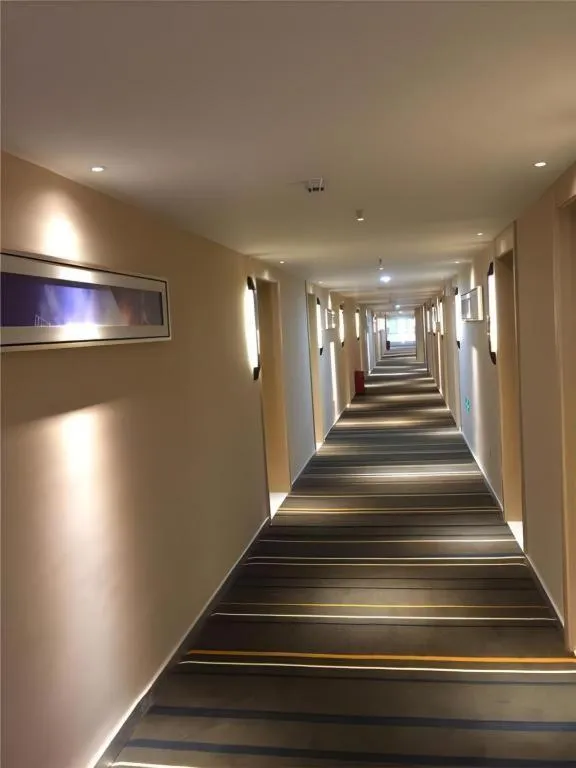 City Comfort Inn Wuhan Guanggu Minzhu Avenue NO.1 Middle School Affiliated to CCNU