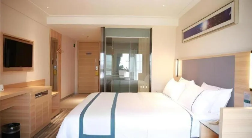 Bed in City Comfort Inn Wuhan Guanggu Minzhu Avenue NO.1 Middle School Affiliated to CCNU