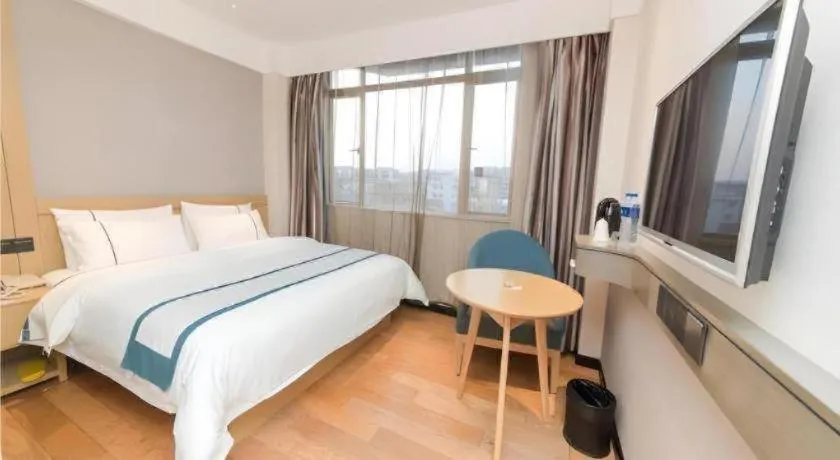 Bed in City Comfort Inn Guangzhou Panyu Qiaonan Aoyuan Plaza