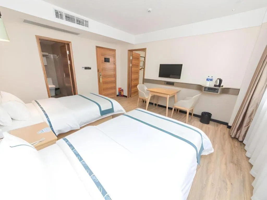 Bed in City Comfort Inn Guangzhou Panyu Qiaonan Aoyuan Plaza