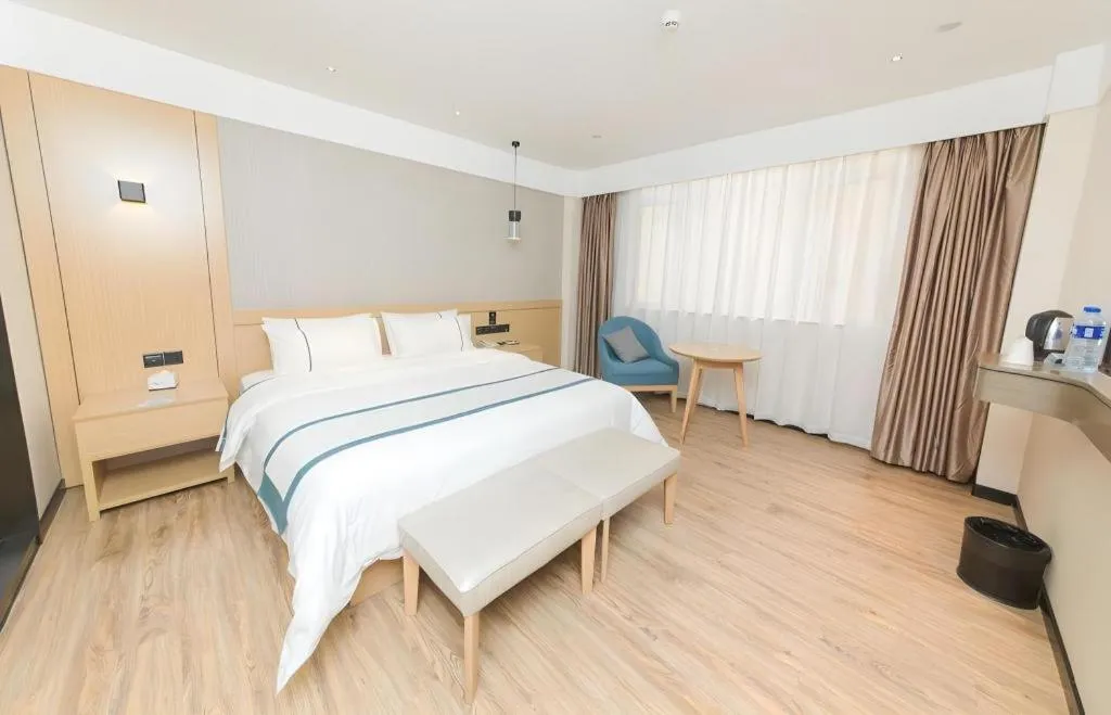 Bed in City Comfort Inn Guangzhou Panyu Qiaonan Aoyuan Plaza