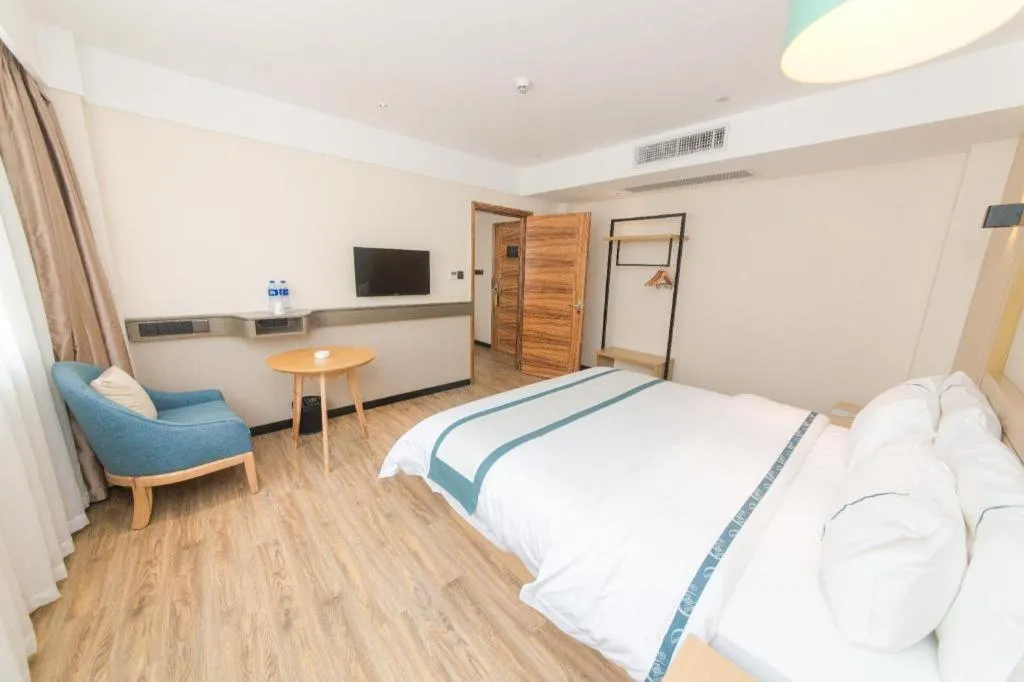 Bed in City Comfort Inn Guangzhou Panyu Qiaonan Aoyuan Plaza