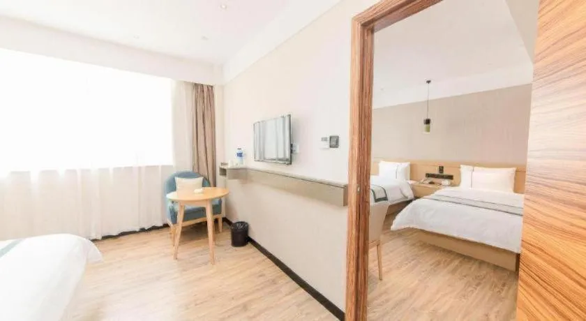 Bed in City Comfort Inn Guangzhou Panyu Qiaonan Aoyuan Plaza