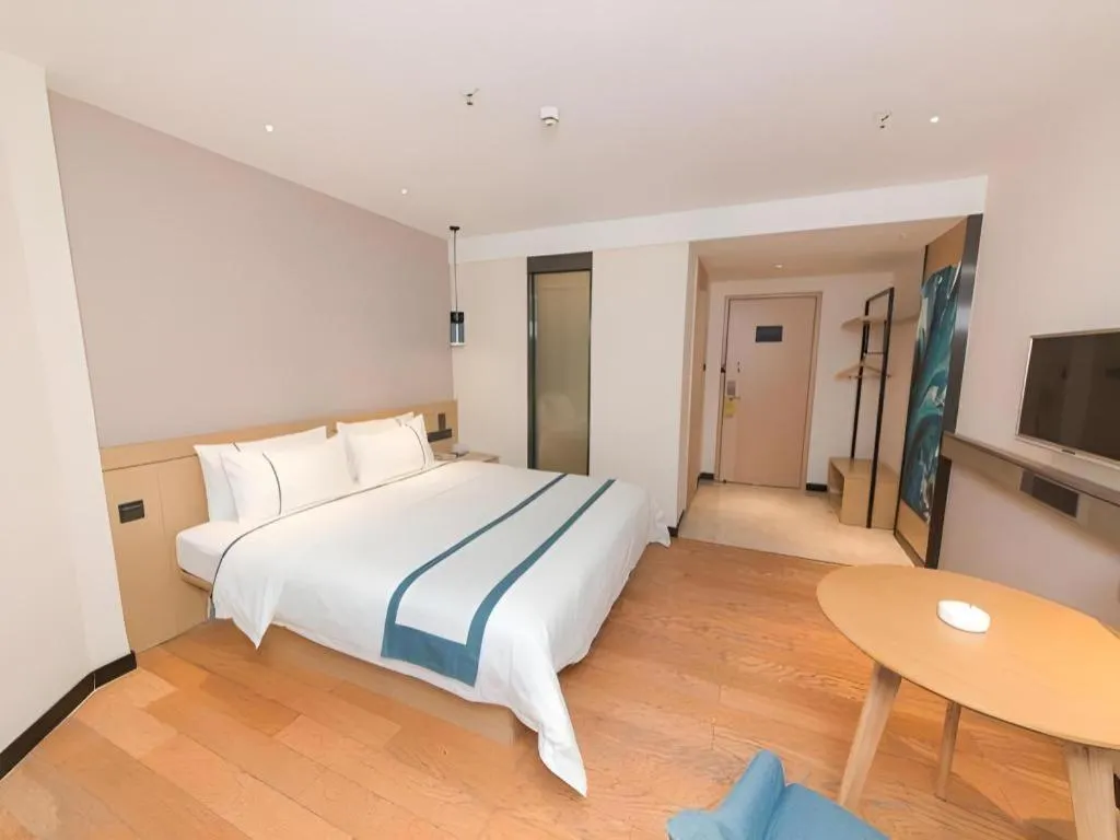 Bed in City Comfort Inn Guangzhou Panyu Qiaonan Aoyuan Plaza