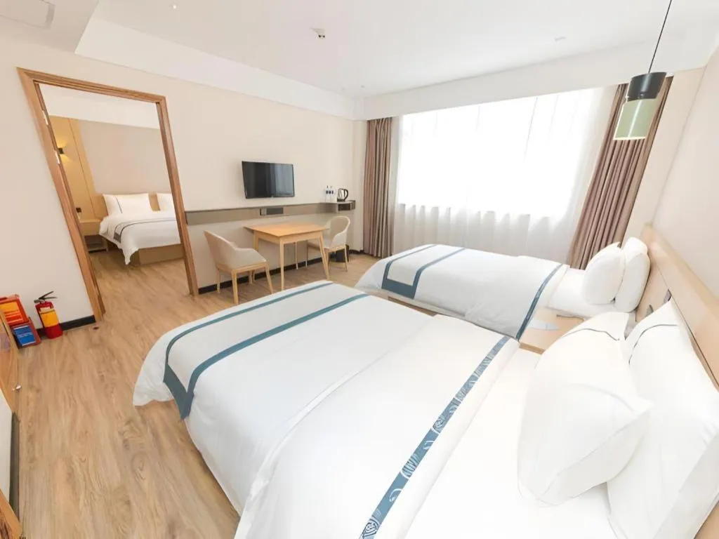 Bed in City Comfort Inn Guangzhou Panyu Qiaonan Aoyuan Plaza