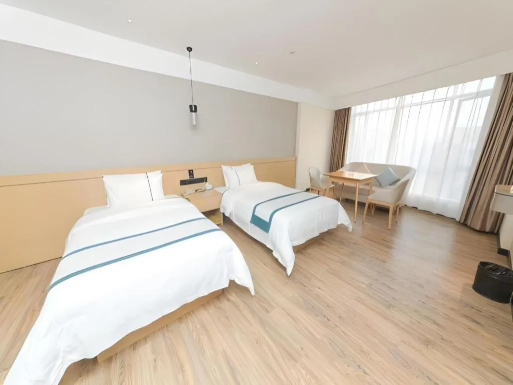 Bed in City Comfort Inn Guangzhou Panyu Qiaonan Aoyuan Plaza