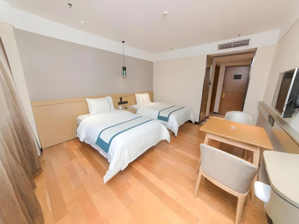 Bed in City Comfort Inn Guangzhou Panyu Qiaonan Aoyuan Plaza