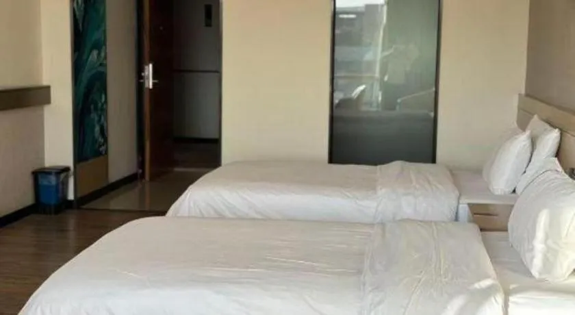 Bed in City Comfort Inn Guangzhou Panyu Qiaonan Aoyuan Plaza
