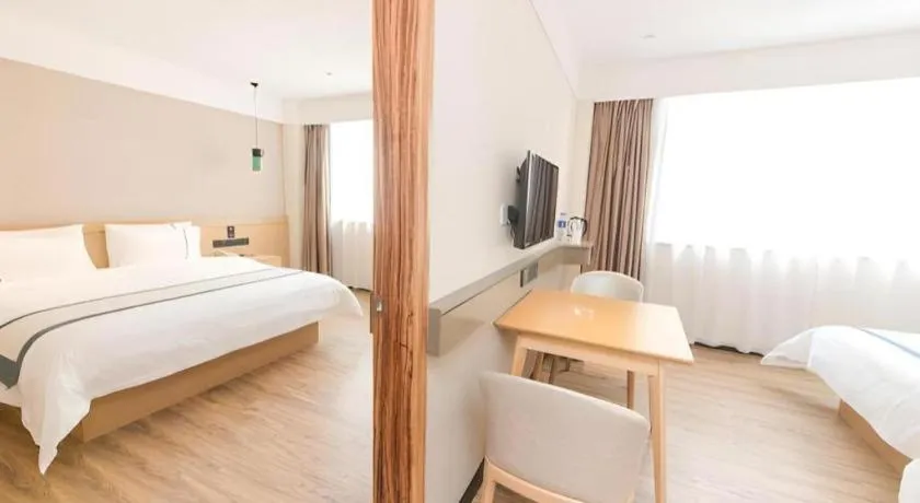 Bed in City Comfort Inn Guangzhou Panyu Qiaonan Aoyuan Plaza