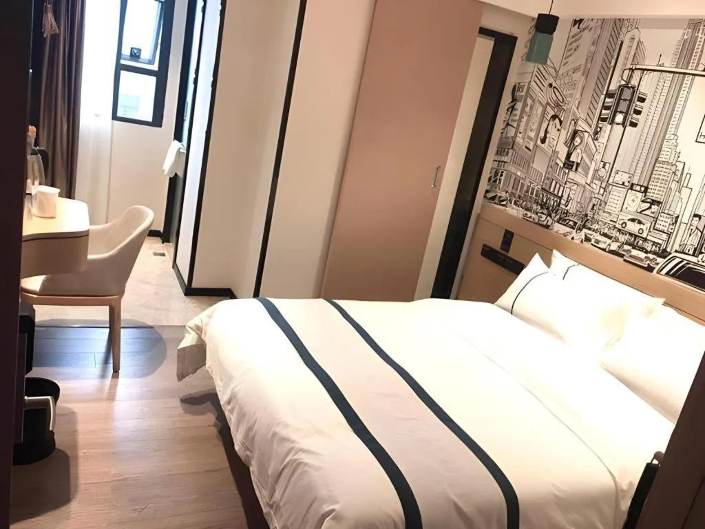 Bed in City Comfort Inn Guangzhou Shisanhang Shangxiajiu Pedestrian Street 1st Branch