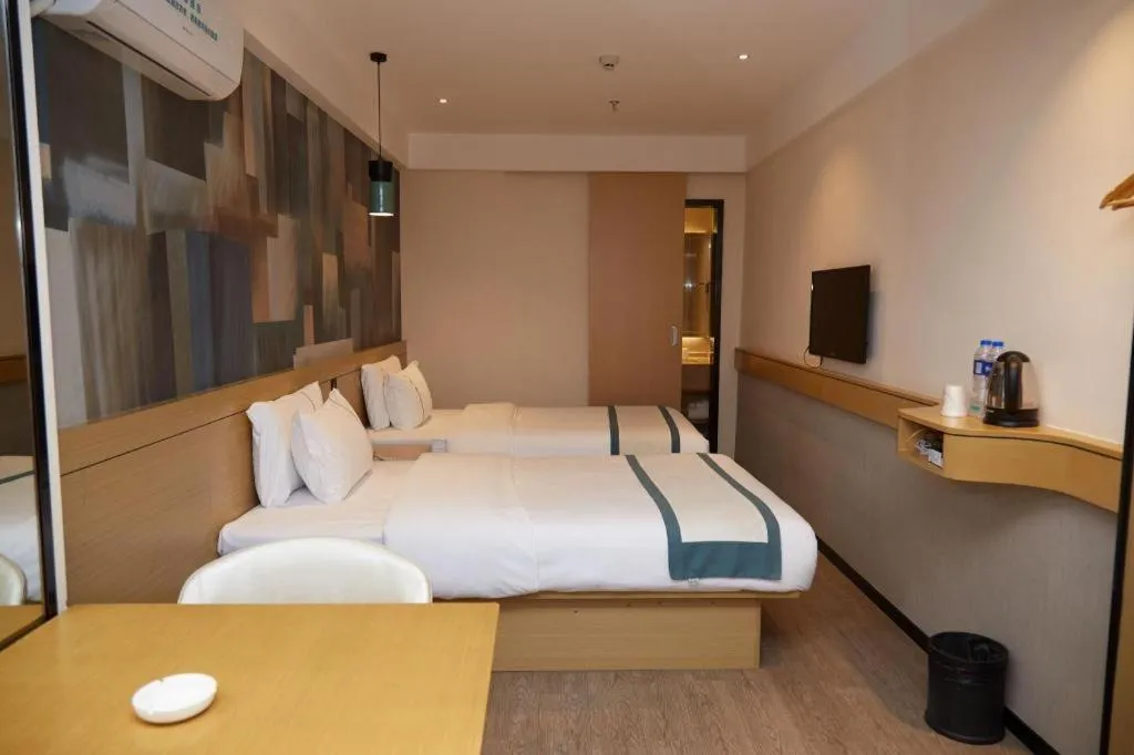 Bed in City Comfort Inn Guangzhou Shisanhang Shangxiajiu Pedestrian Street 1st Branch
