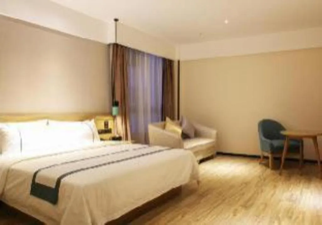 Bed in City Comfort Inn Wuhan Ikea