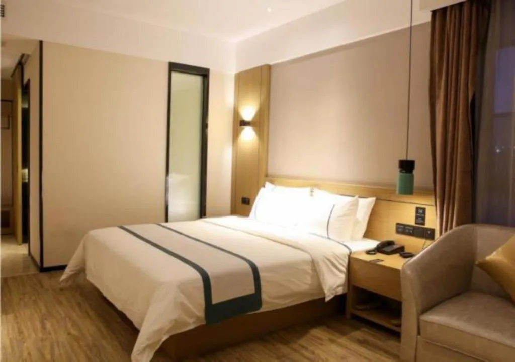 Bed in City Comfort Inn Wuhan Ikea