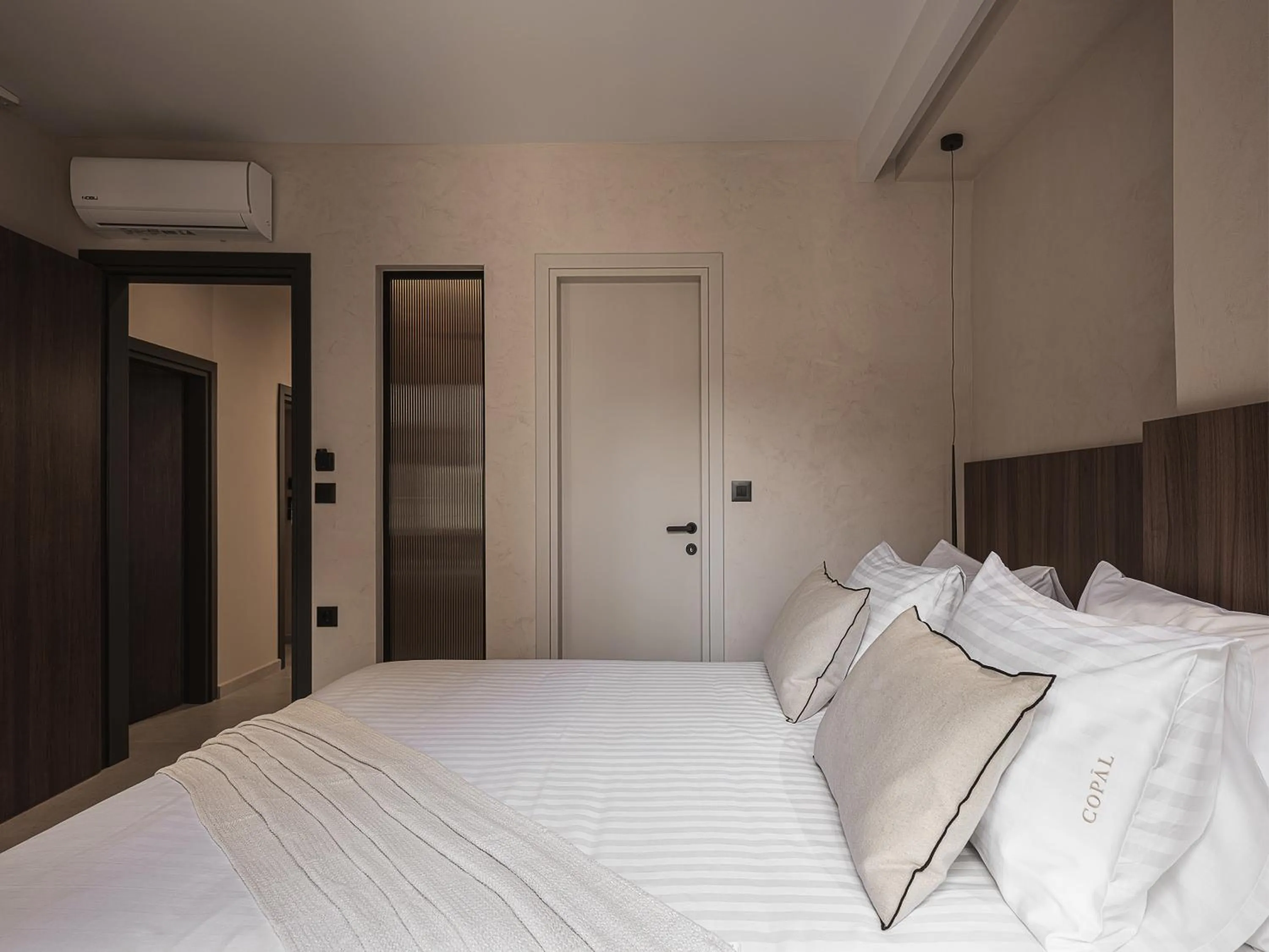 Bed in Copal Simple Staying