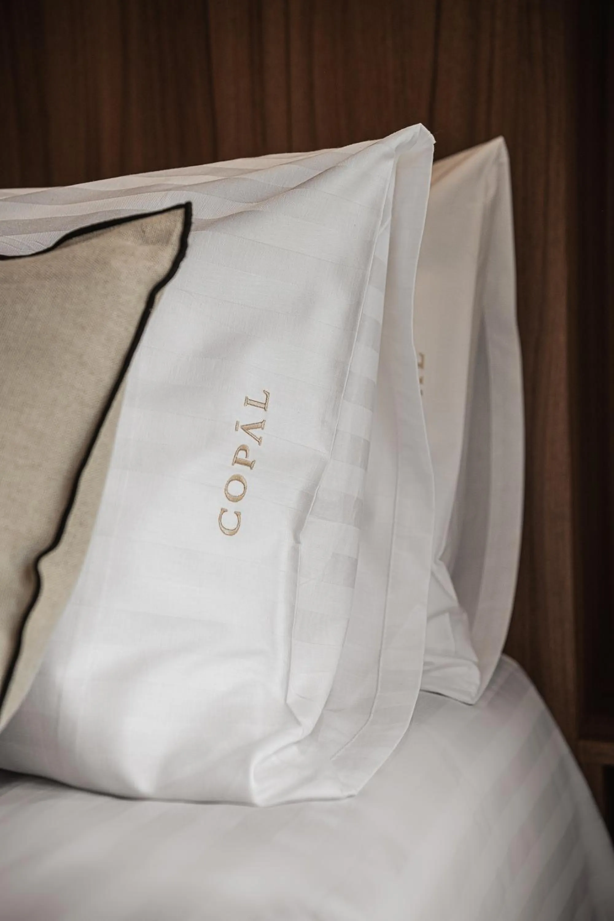 Bed in Copal Simple Staying