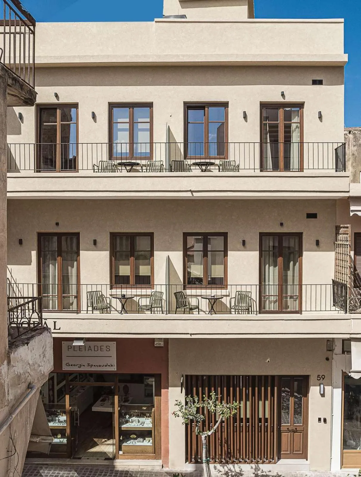 Property building in Copal Simple Staying