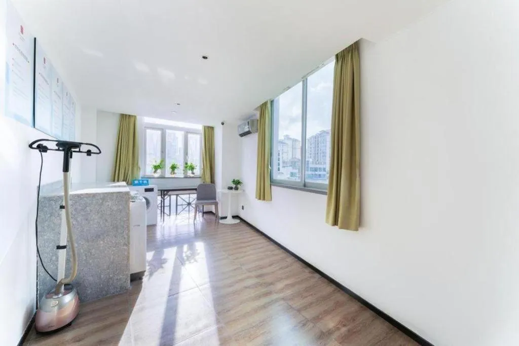 Echarm Hotel Guangzhou Changlong Shiqiao Metro Station