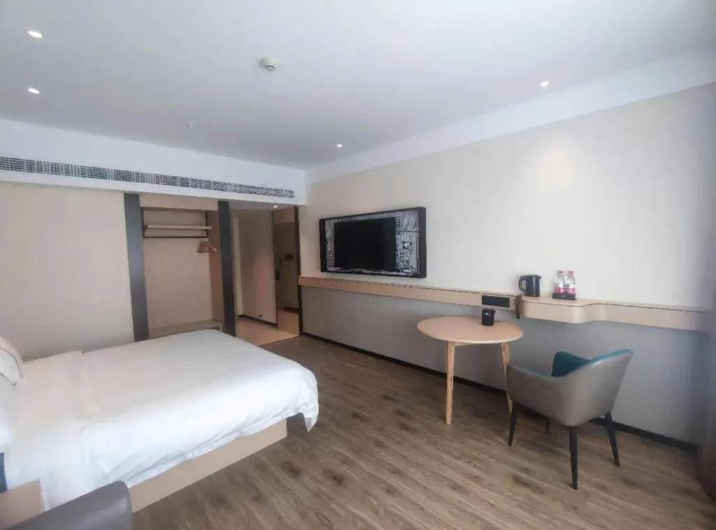 Bed in City Comfort Inn Wuhan Jinyinhu Garden Expo Park