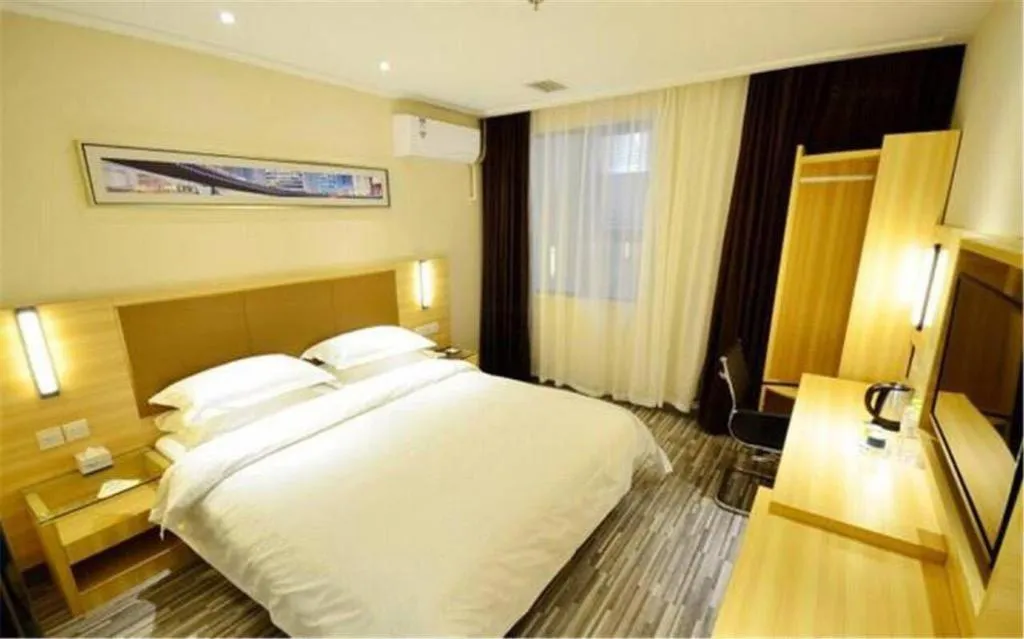 Bed in City Comfort Inn Wuhan Jinyinhu Garden Expo Park