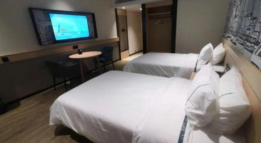 Bed in City Comfort Inn Wuhan Jinyinhu Garden Expo Park