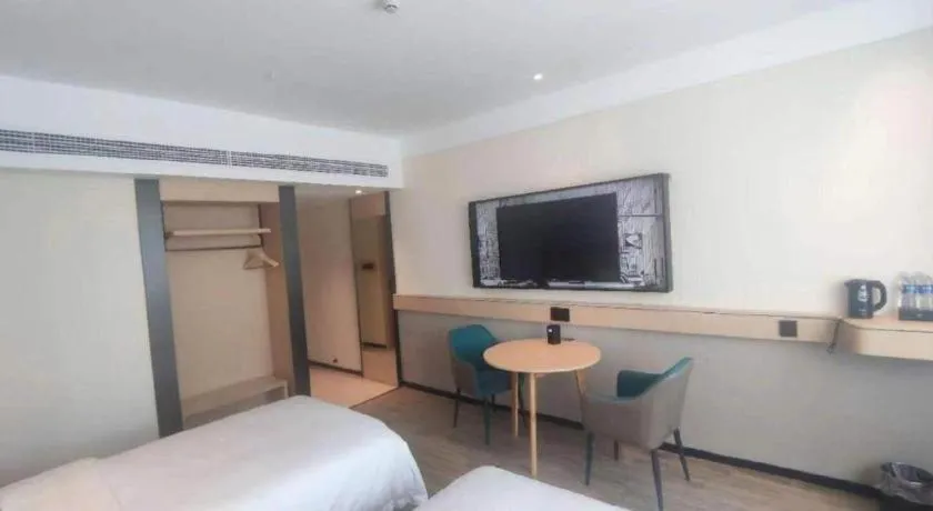 Bed in City Comfort Inn Wuhan Jinyinhu Garden Expo Park