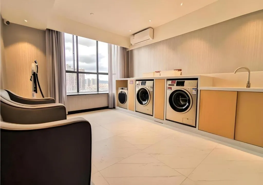 Borrman Hotel Puning International Commodity City Wantaihui