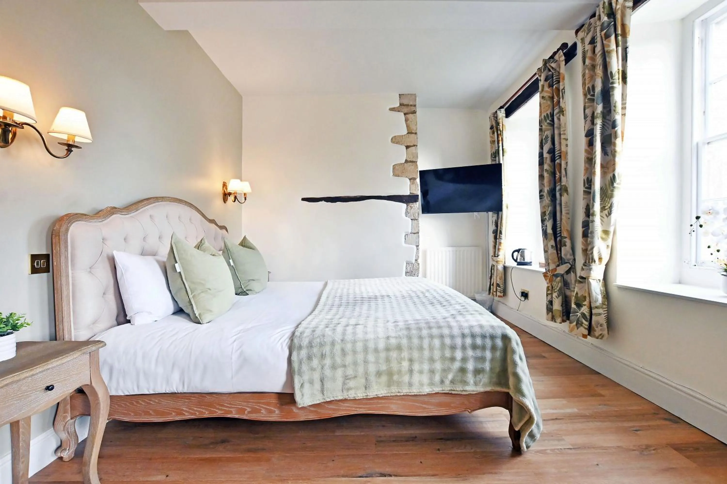 Bed in The Moonraker Hotel