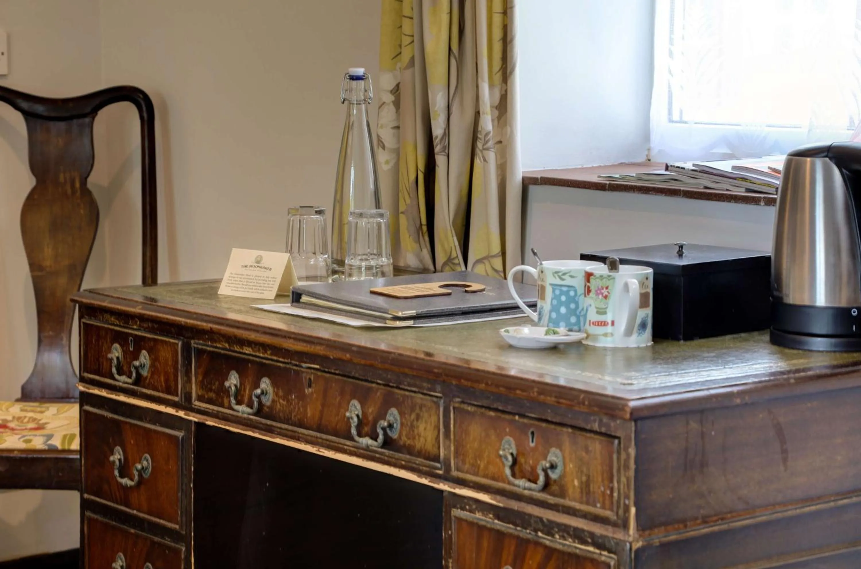 Photo of the whole room in The Moonraker Hotel